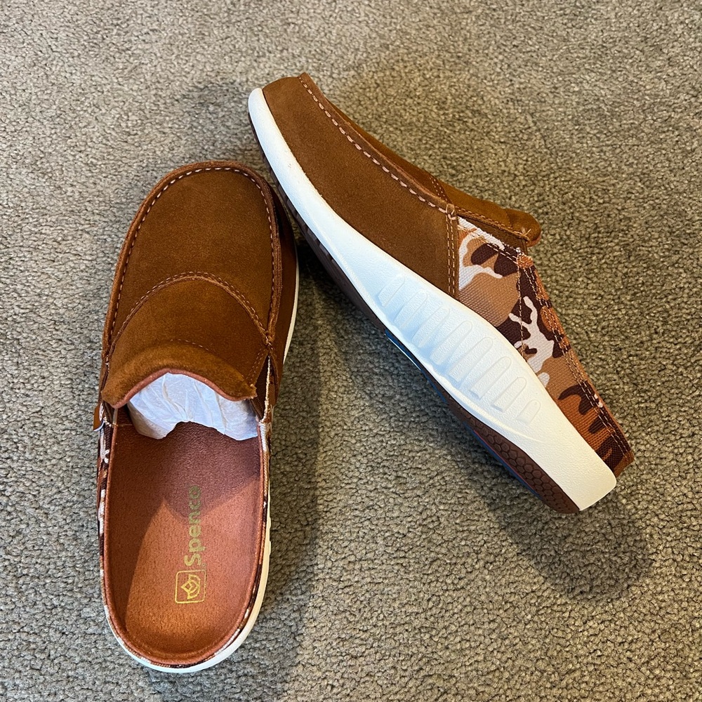 Spenco brown suede slide mule. Womens size 8.